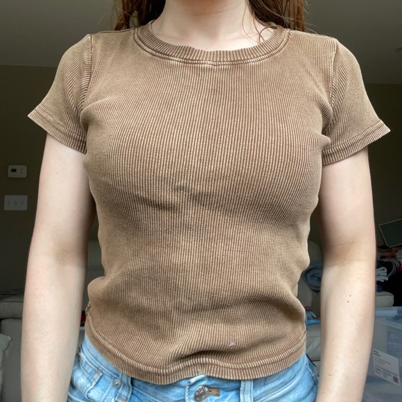 Forever 21 brown cropped tee - Picture 3 of 5